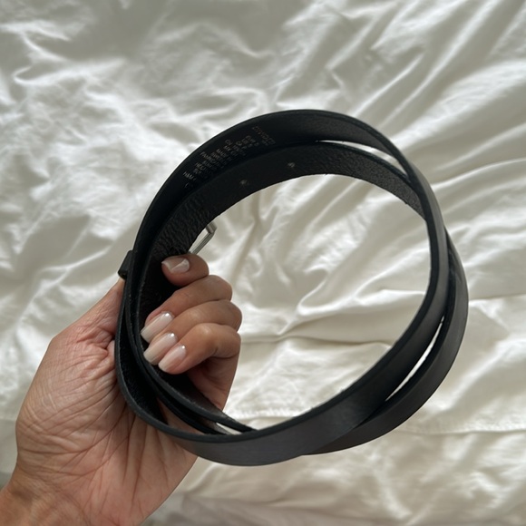 Minimalist 90s leather belt size S - Picture 3 of 4